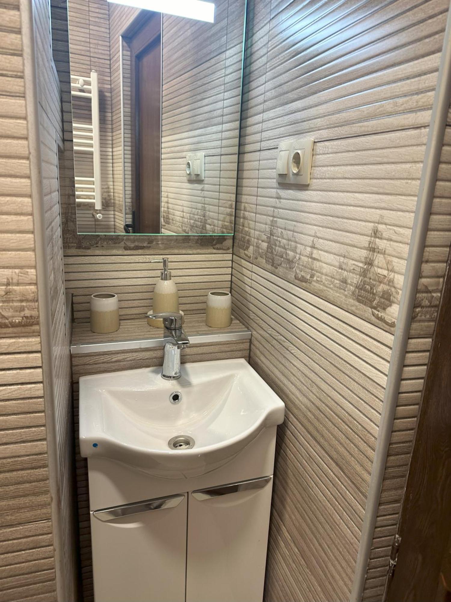 Three Palms Guest House تبليسي المظهر الخارجي الصورة