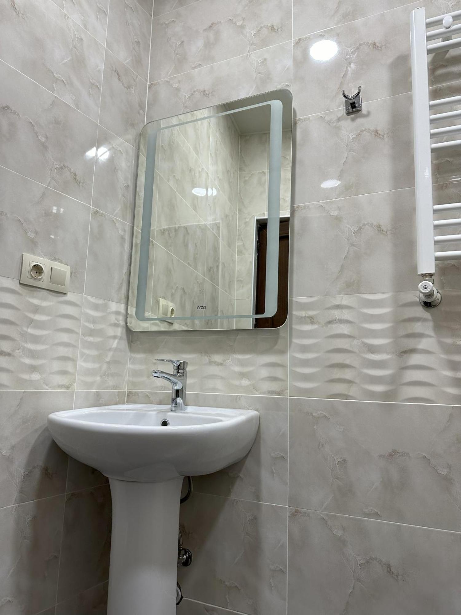 Three Palms Guest House تبليسي المظهر الخارجي الصورة