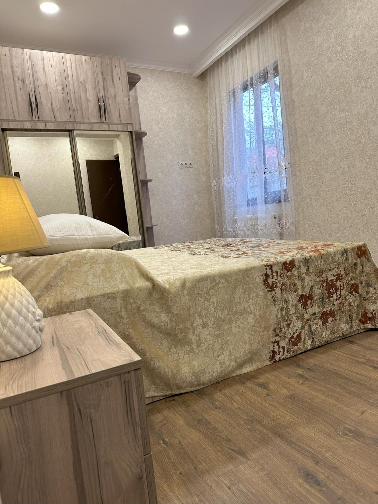 Three Palms Guest House تبليسي المظهر الخارجي الصورة