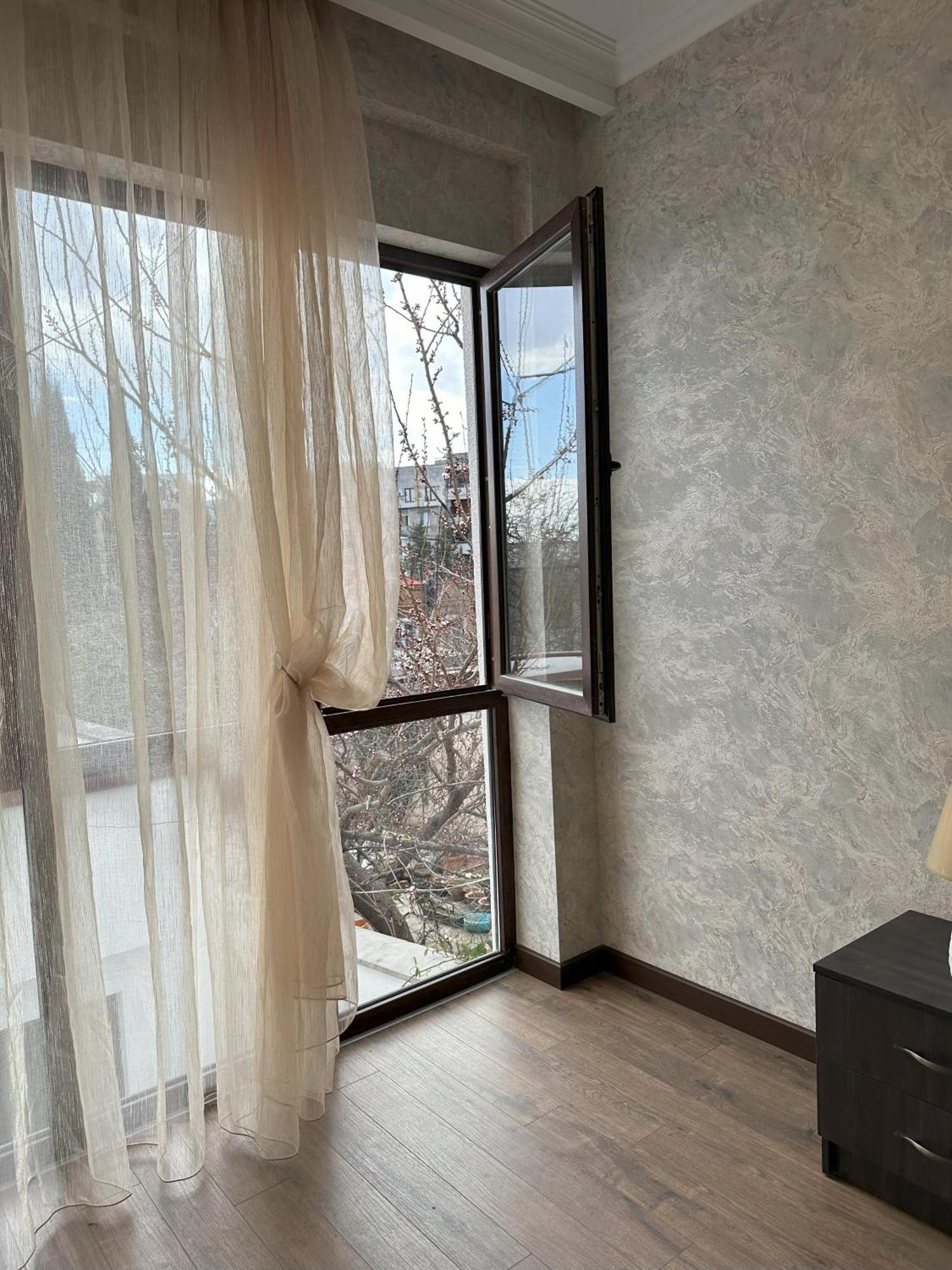 Three Palms Guest House تبليسي المظهر الخارجي الصورة