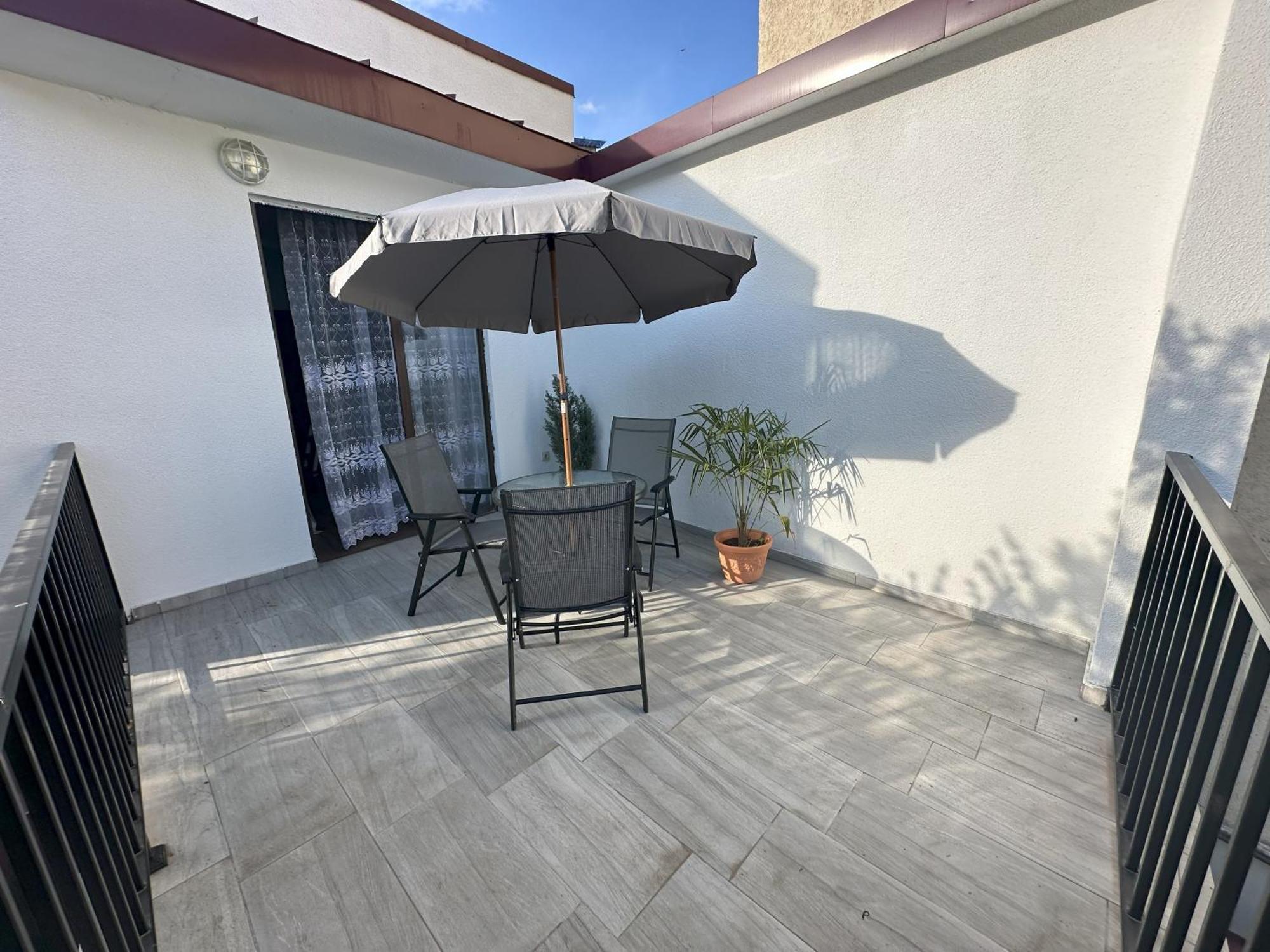 Three Palms Guest House تبليسي المظهر الخارجي الصورة