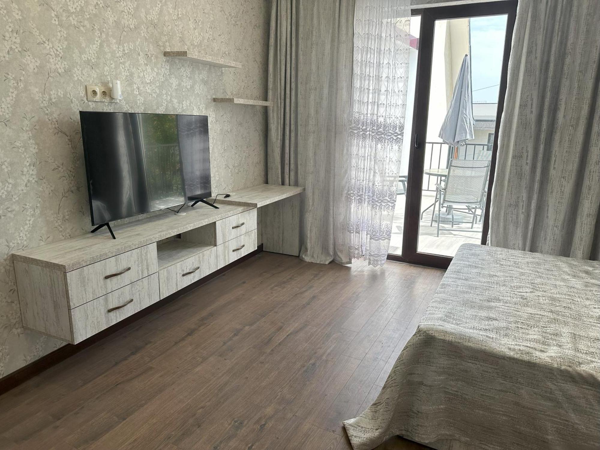 Three Palms Guest House تبليسي المظهر الخارجي الصورة